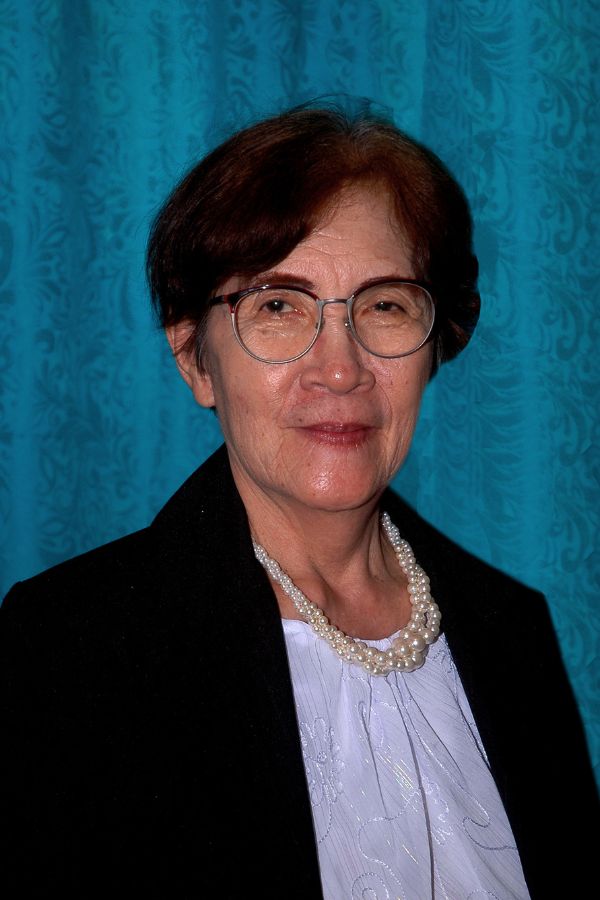 Edna R Carpio